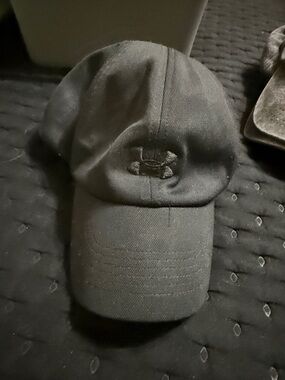Under Armour Black Men’s Logo Baseball Cap